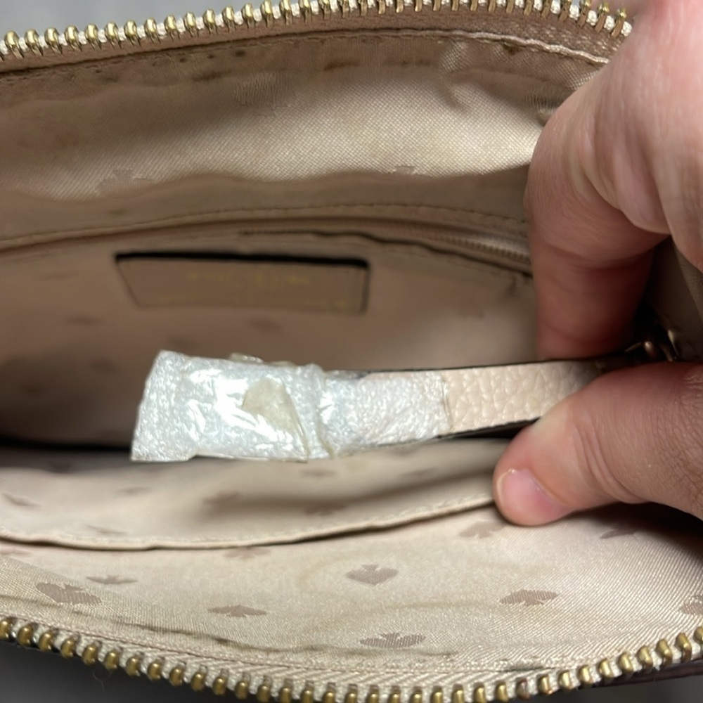 Kate Spade Cream Leather Crossbody with Front Pocket Adjustable Strap Flawed - Picture 11 of 15